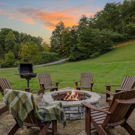 Hot Tub Fire Pit Game Room Theater Easy Access Sleeps 12 - Black Bear Lodge Пиджен-Фордж Экстерьер фото